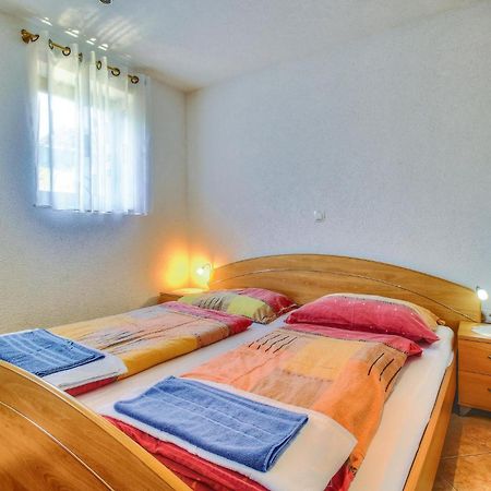 Amazing home in Buje with 3 Bedrooms, WiFi&Outdoor swimming pool Buitenkant foto