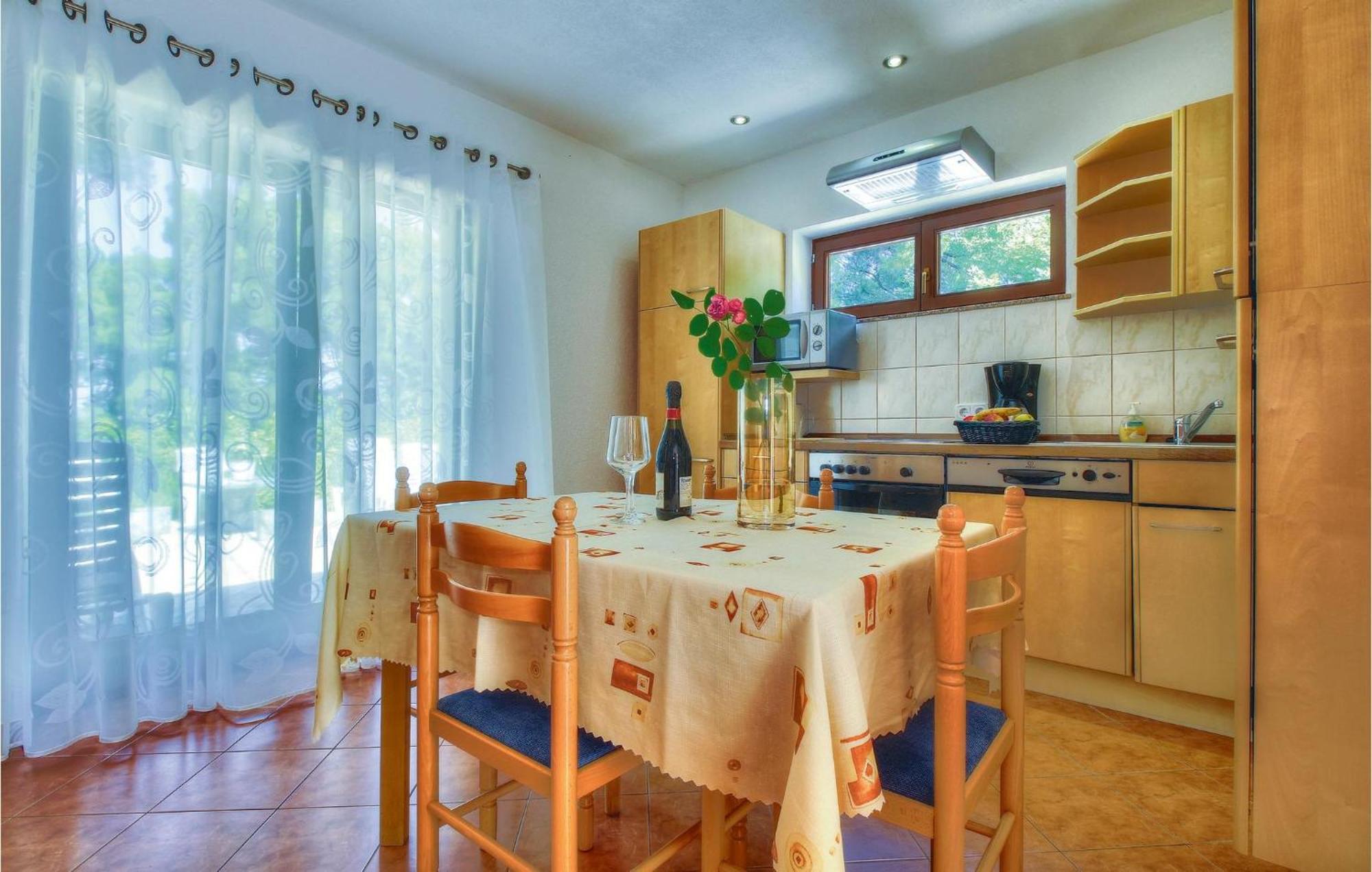 Amazing home in Buje with 3 Bedrooms, WiFi&Outdoor swimming pool Buitenkant foto