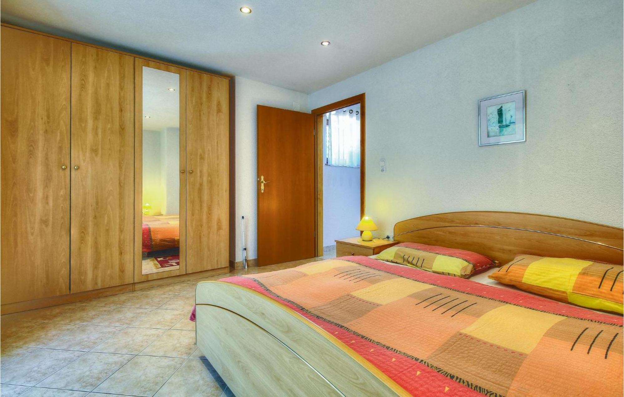 Amazing home in Buje with 3 Bedrooms, WiFi&Outdoor swimming pool Buitenkant foto