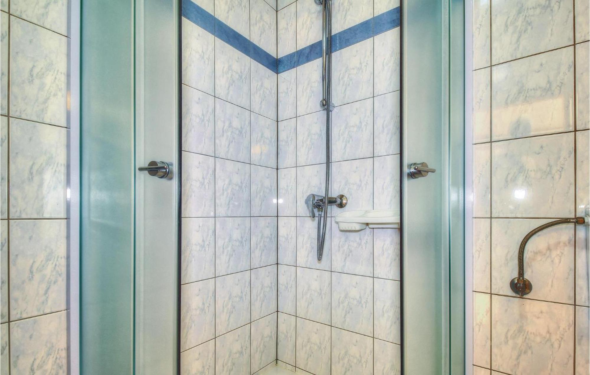 Amazing home in Buje with 3 Bedrooms, WiFi&Outdoor swimming pool Buitenkant foto