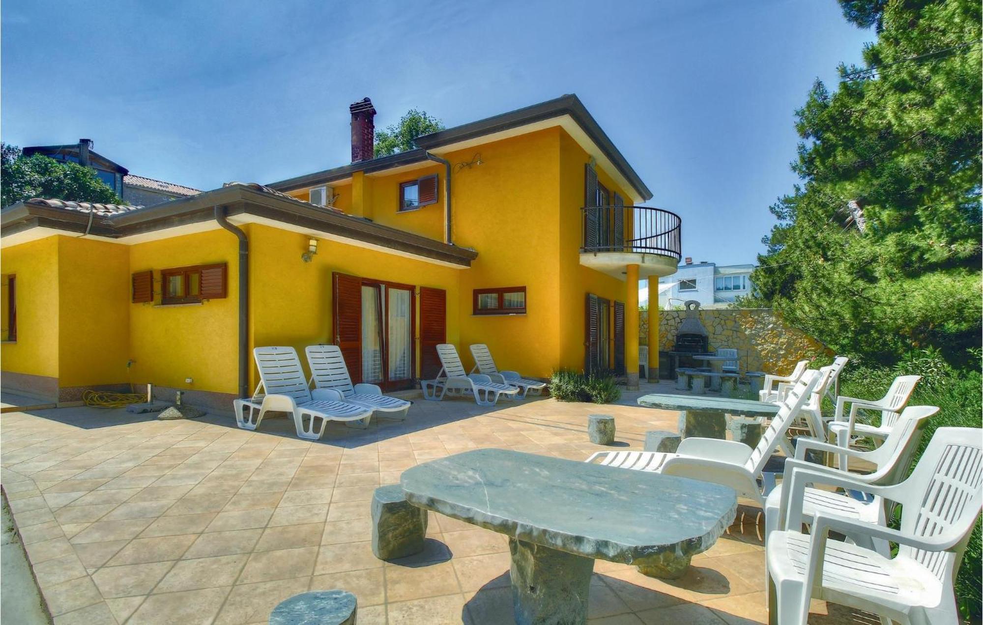 Amazing home in Buje with 3 Bedrooms, WiFi&Outdoor swimming pool Buitenkant foto