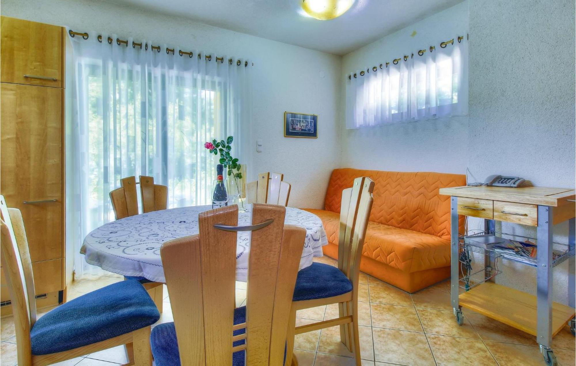 Amazing home in Buje with 3 Bedrooms, WiFi&Outdoor swimming pool Buitenkant foto