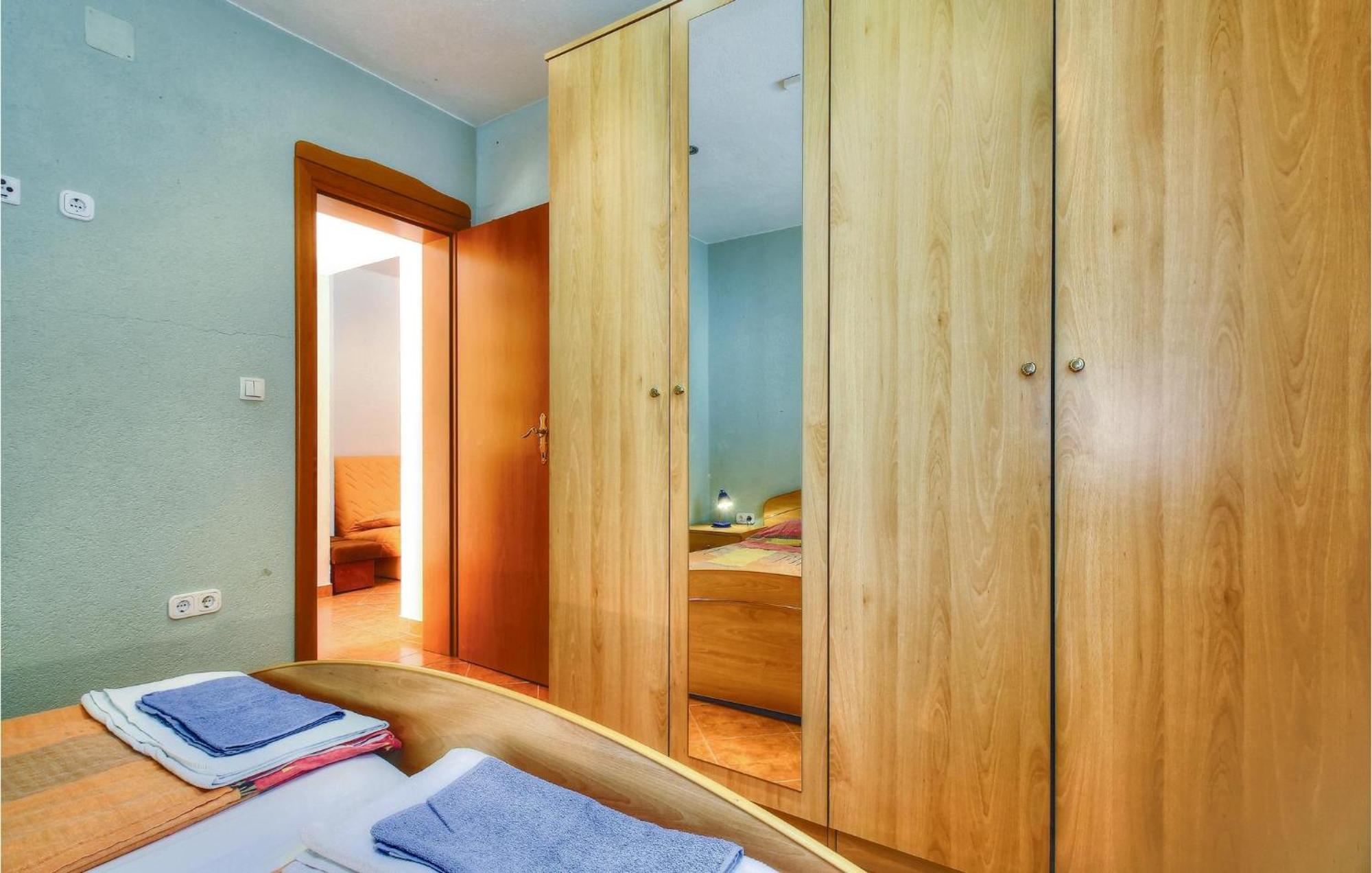Amazing home in Buje with 3 Bedrooms, WiFi&Outdoor swimming pool Buitenkant foto